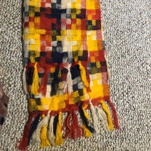 Gorgeous Simonetta woven scarf